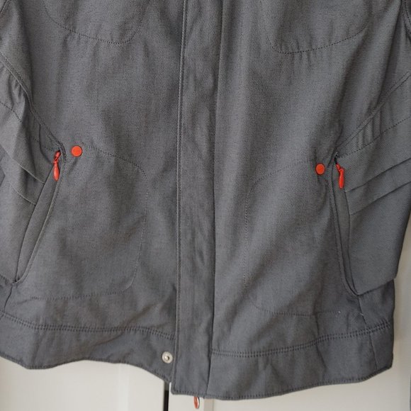 Nike Activewear Jacket & Crop Pant Set - Picture 8 of 9